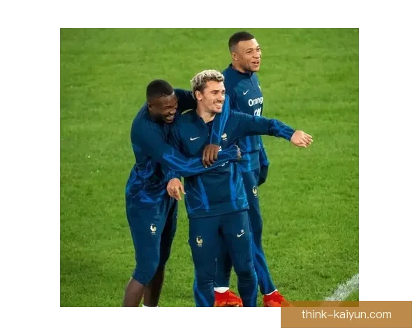 格列兹曼在转会市场上的估值持续回暖，表现备受关注。