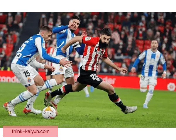 马尔基尼奥斯速度提升表现稳健，助力球队防线稳定性增强